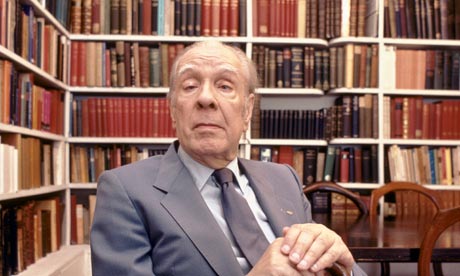 Borges che ha letto molti libri. 
